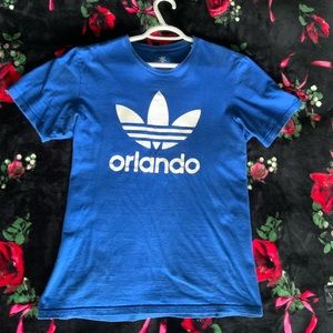 ADIDAS SHORT-SLEEVED BLUE TEE WITH PRINT